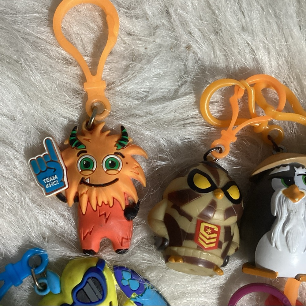 Birds, American Heart Association & Misc Lot of 10 Keychains Backpack Bag Charms - Picture 5 of 11